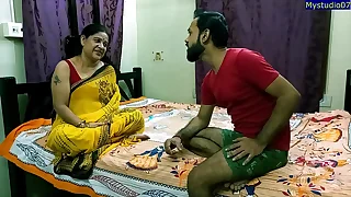 Friendly romance with hot milf aunty&colon;&colon; She could not inhume my ass and fucking&excl;&excl; with misapplied audio
