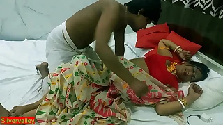 Indian beautiful hot Milf Bhabhi undiminished hardcore sex &excl; New Hindi web sex